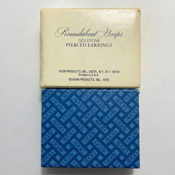 Avon Fashion Accents Vintage Roundabout Hoop Earrings - Picture 4 of 4